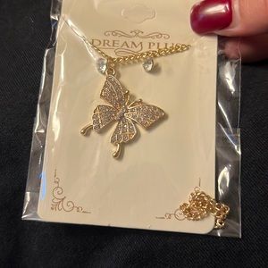 Necklace and earring set